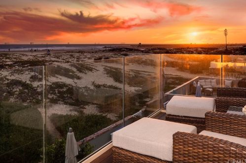 7206 Oceanfront, Newport Beach, CA 92663-1726