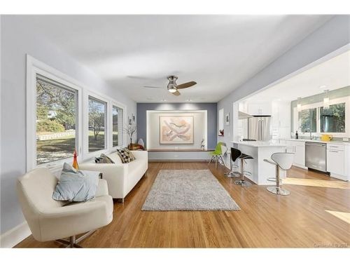 1006 Bobby Ln, Charlotte, NC 28211-1524