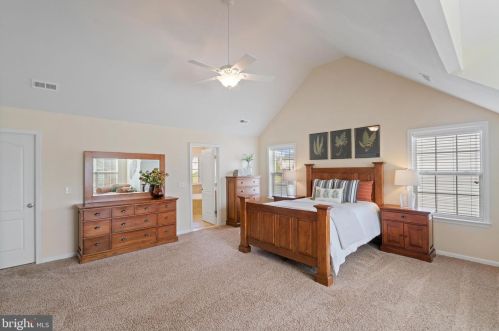 15340 Wits End Dr, Woodbridge VA  22193-5889 exterior