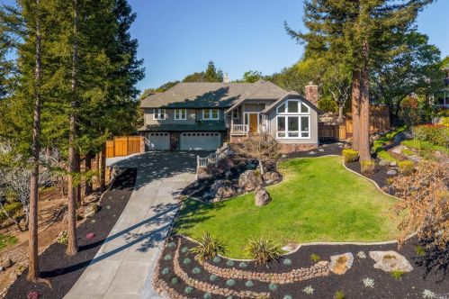 3223 Cobblestone Dr, Santa Rosa, CA 95404-1744