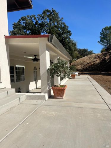 385 Vine St, Vacaville CA  95688-8704 exterior