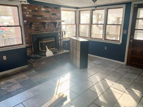 107 Brown Ave, Norwich CT  06351-1927 exterior