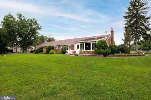 1412 Old Indian Mills Rd, Southampton NJ  08088-9441 exterior