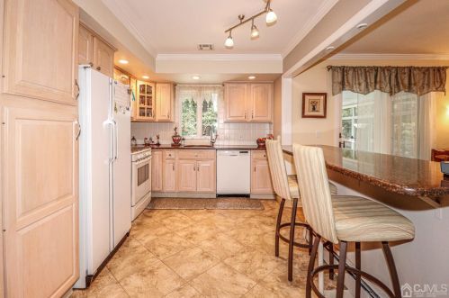 19 Herold Pl, Metuchen NJ  08840-2603 exterior