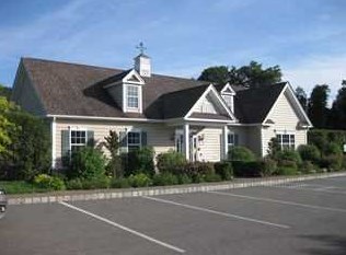 836 Huntington Dr, Fishkill NY  12524-4918 exterior