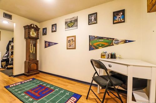 55 Dorothy Dr, Middletown CT 06457-5312 exterior