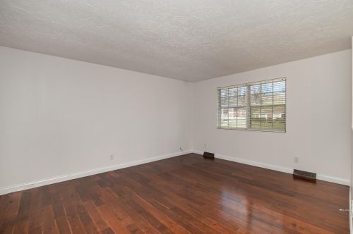 3337 Sycamore Tree Ln, Covington, KY 41018-1219
