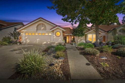 209 Baurer Cir, Folsom, CA 95630-6775