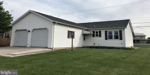 530 Blettner Ave, Hanover, PA 17331-8834