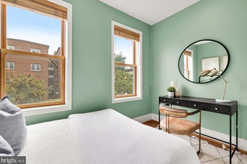 415 10 St, Washington DC 20003-2133 exterior