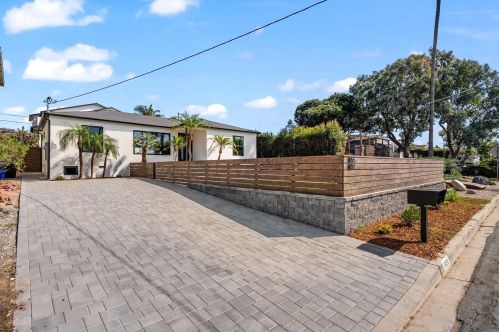 1855 Frankfort St, San Diego CA  92110-3514 exterior