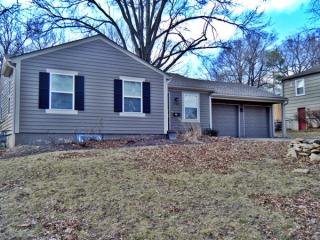 5703 77th Ter, Shawnee Mission KS  66208-4731 exterior