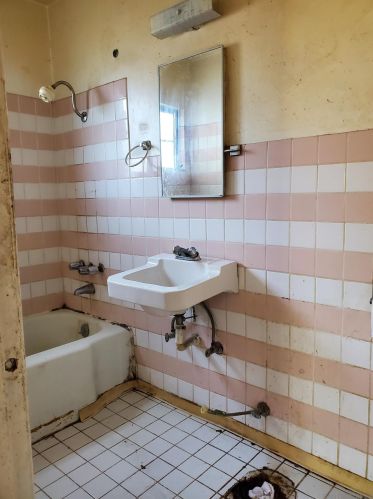 2403 Shamrock St, San Diego CA 92105-4516 exterior