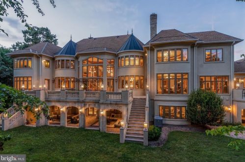 608 Kentland Dr, Great Falls VA  22066-1030 exterior