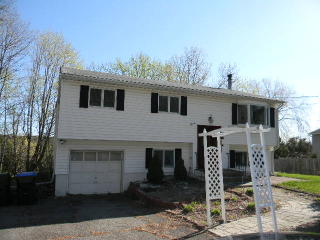 46 Surrey Rd, Chester, NY 10918-1108