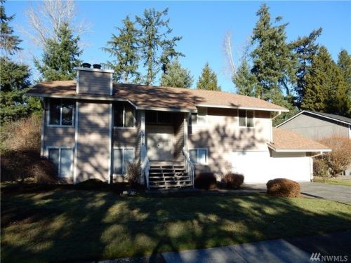 10329 162 Pl, Redmond WA  98052-3028 exterior
