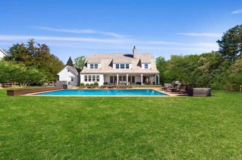 21 Horseshoe Dr, East Hampton, NY 11937-3265