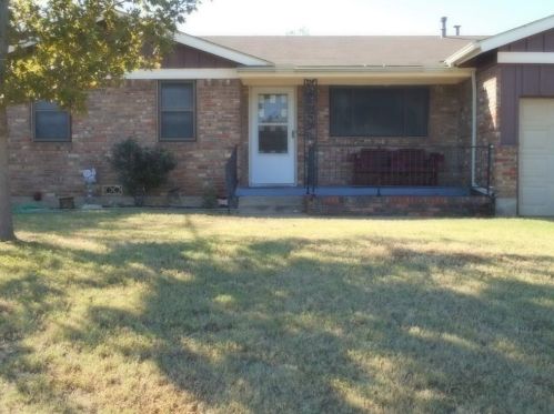 1105 Simpson Dr, Hurst, TX 76053-4525