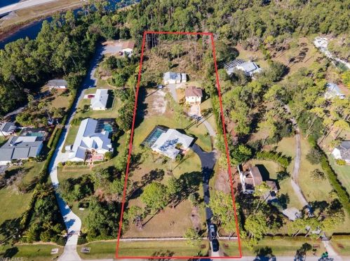 3215 60th St, Naples, FL 34116-7412