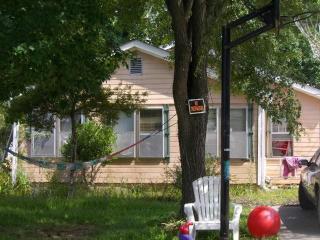 614 Stewart St, Hartselle, AL 35640-2913