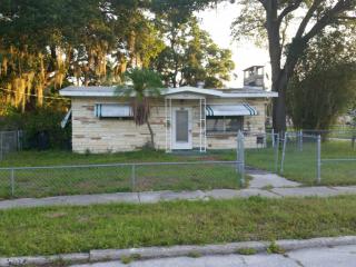 502 24th Ave, Bradenton, FL 34205-8258