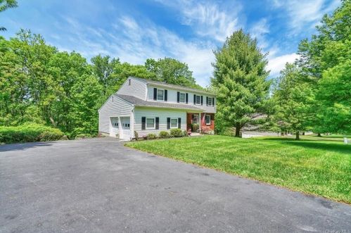 85 Woodland Rd, Highland Mills, NY 10930-2949