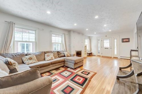 41 Hazel Dr, Pittsburgh, PA 15228-2167