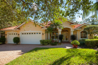 9585 Wilshire Lakes Blvd, Naples, FL 34109-0749