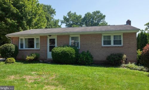 761 Sunnyhill Ln, Water Gap, PA 17018-9343