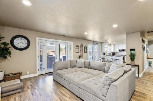 1900 Foxtail Ct, Turlock CA  95382-2890 exterior