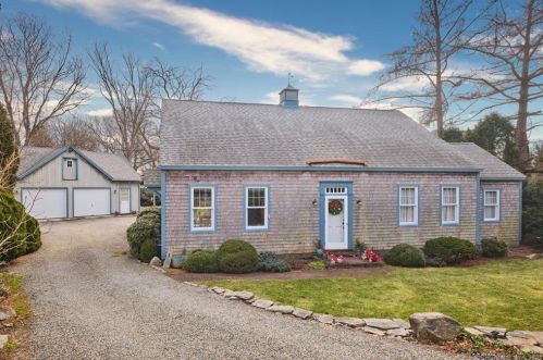 38 Ward Ave, Groton, CT 06340-5747