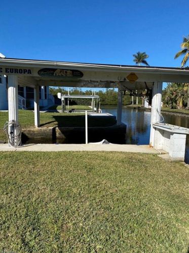 1159 Holiday Ln, Naples, FL 34104-4221