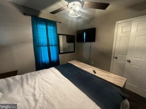 565 Chester Pike, Prospect Park PA  19076-1406 exterior