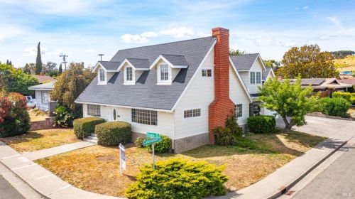 1201 Essex Dr, Fairfield, CA 94533-1910