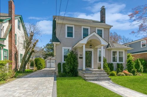99 Locust St, Floral Park, NY 11001-3106