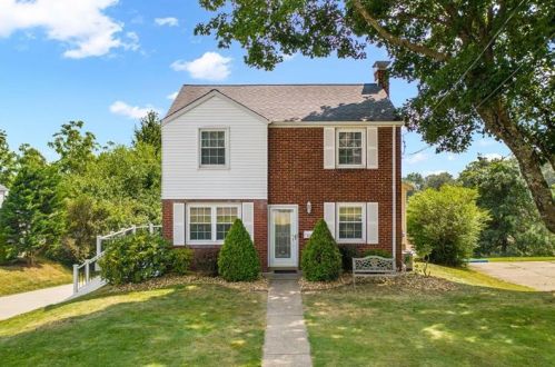 632 Lochinvar Dr, Pittsburgh, PA 15237-5654