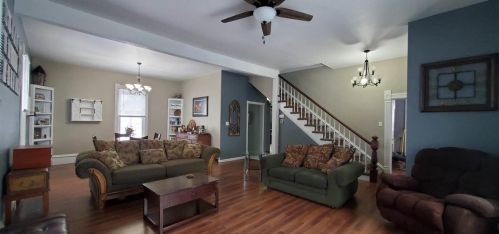 218 Church St, Dodgeville, WI 53533-1208