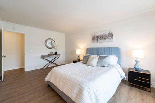 309 Regatta Way, Seal Beach CA  90740-5985 exterior