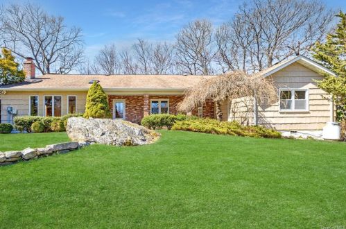 54 Suzanne Ln, Pleasantville, NY 10570-1520