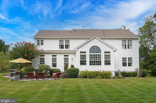 3 Doe Ct, Harrison Township, NJ 08062-4749