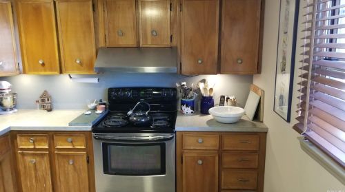 135 Iceland Dr, Huntington Station NY 11746-4231 exterior