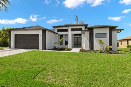 167 16th St, Cape Coral, FL 33990-0606