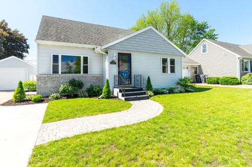 2820 Birch St, La Crosse, WI 54601-7937