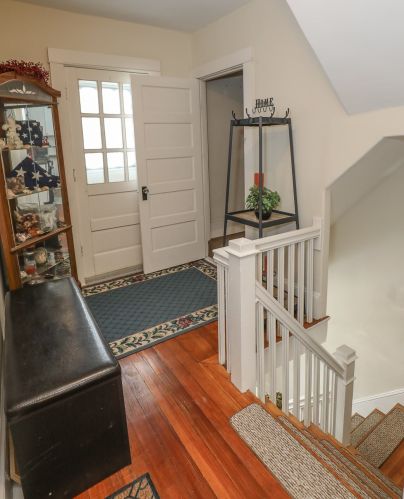 15 Fairview Ave, Nashua NH 03060-4105 exterior