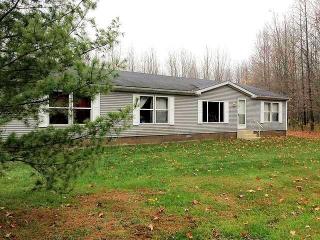 1498 Friendly Ln, New Harmony, OH 45176-9643