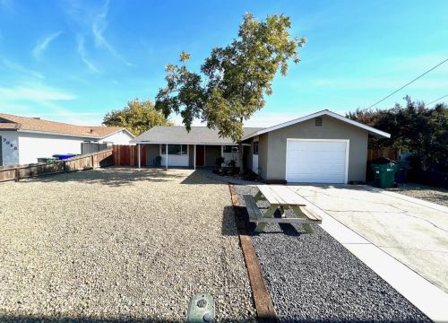 7076 Barbera Ave, Winton CA  95388-9302 exterior