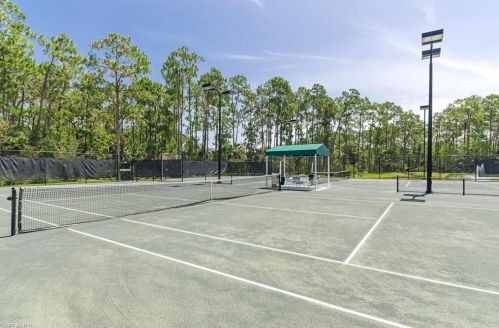 5893 Northridge Dr, Naples FL  34110-2376 exterior