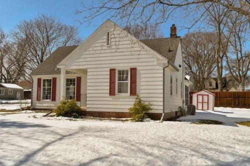 712 Hampton St, Fairmont MN  56031-4310 exterior