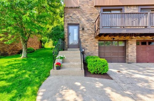 110 Wallace Park Dr, Pittsburgh, PA 15227-1508