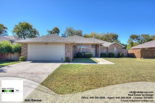1424 Manten Blvd, Denton, TX 76208-7535